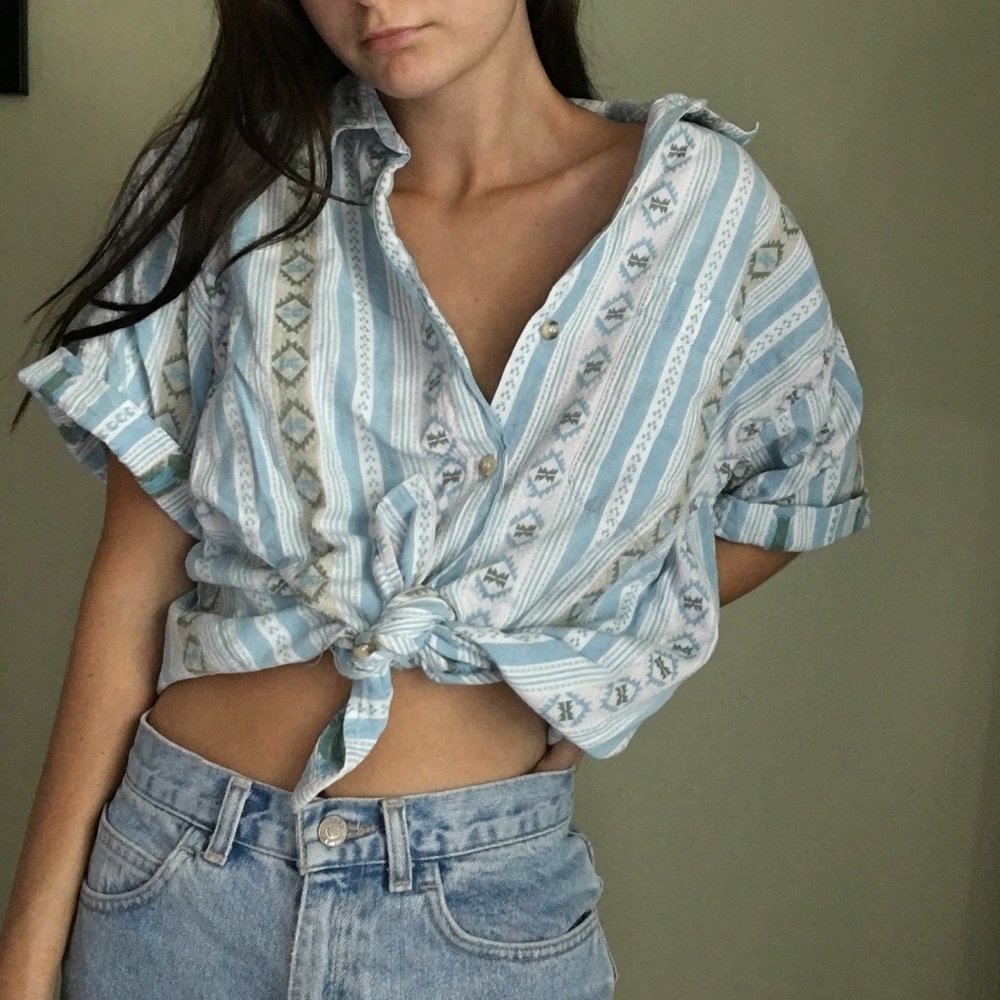 80s Button Up - Picture 3 of 4